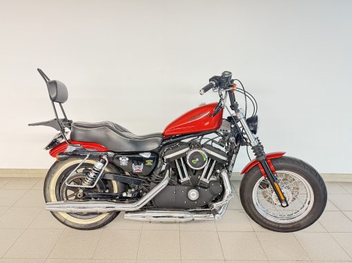 HARLEY-DAVIDSON SPORTSTER 883 IRON