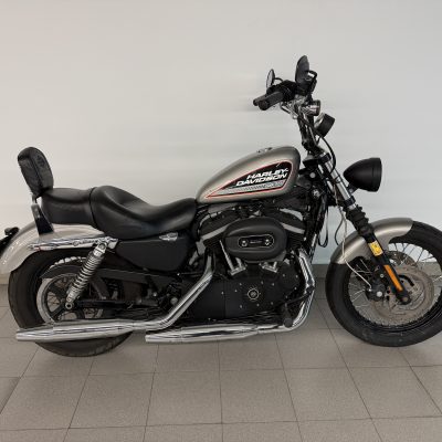 HARLEY-DAVIDSON SPORTSTER 883 R